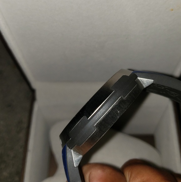 ***SOLD***I-Gucci XL Digital Men's 44m Watch - Picture 7 of 8